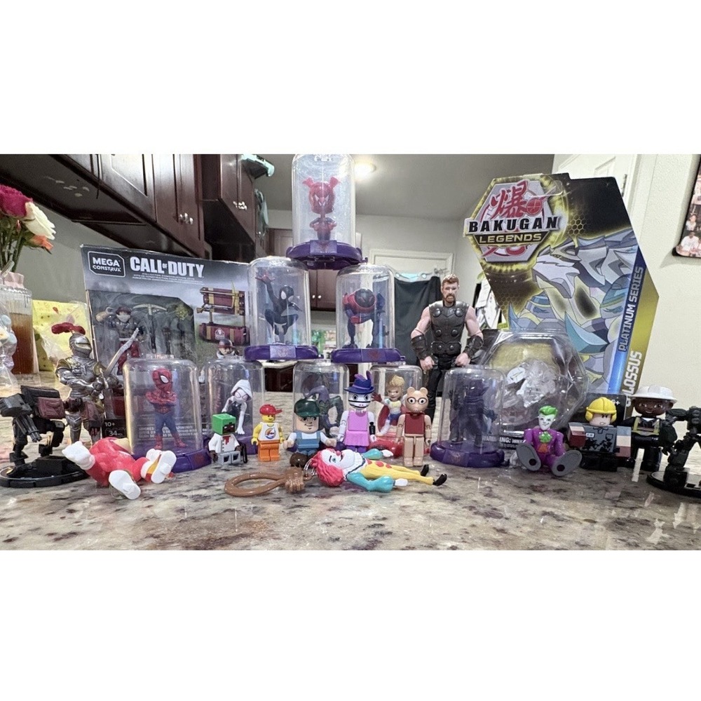 Lot of 24 Mixed Toys Marvel Spider-Man Thor Bakugan Call of Duty Roblox Figures